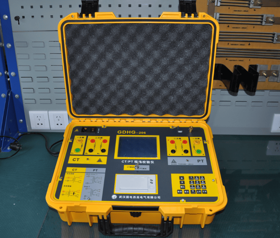 CT/PT互感器現(xiàn)場校驗(yàn)儀實(shí)物圖