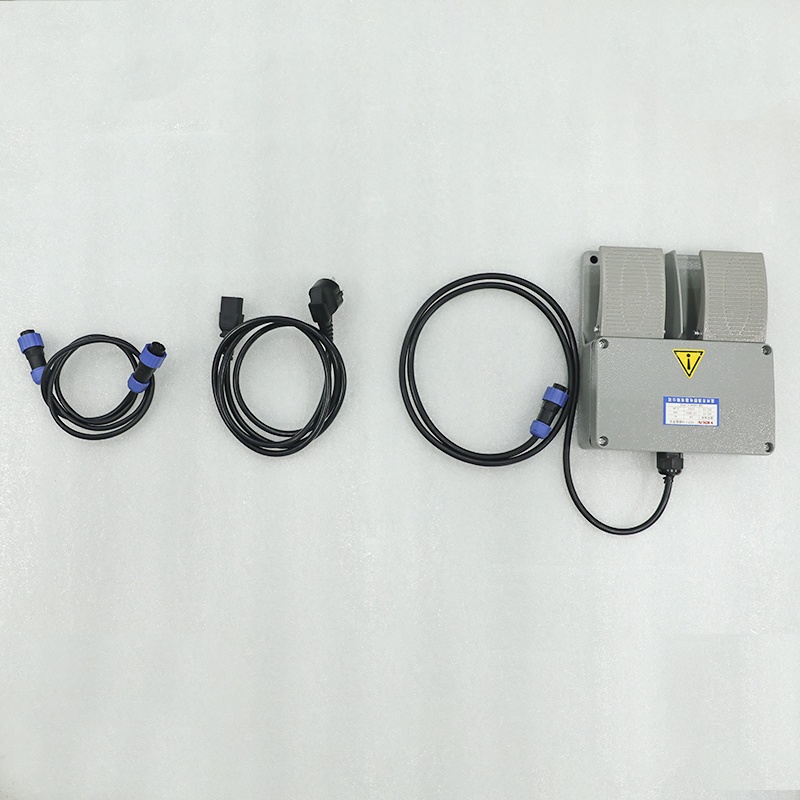 電動(dòng)絕緣繩耐壓試驗(yàn)電極裝置